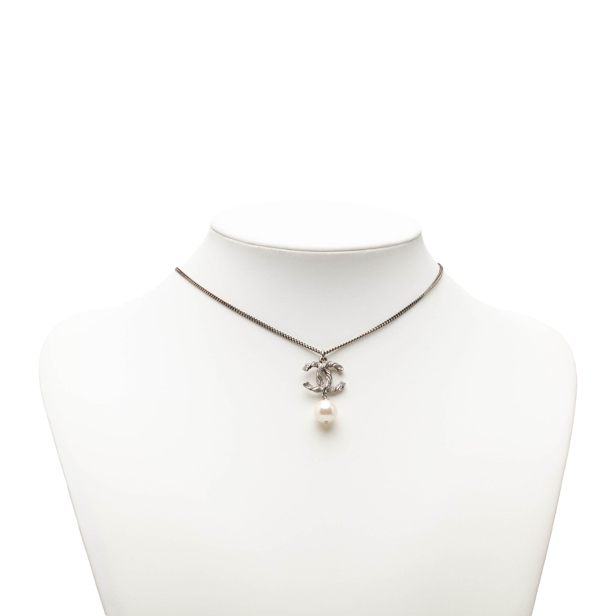 Brass Faux Pearl and Strass Twisted CC Pendant Necklace - Image 6