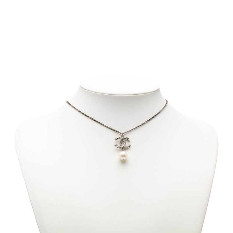 Brass Faux Pearl and Strass Twisted CC Pendant Necklace - Image 6
