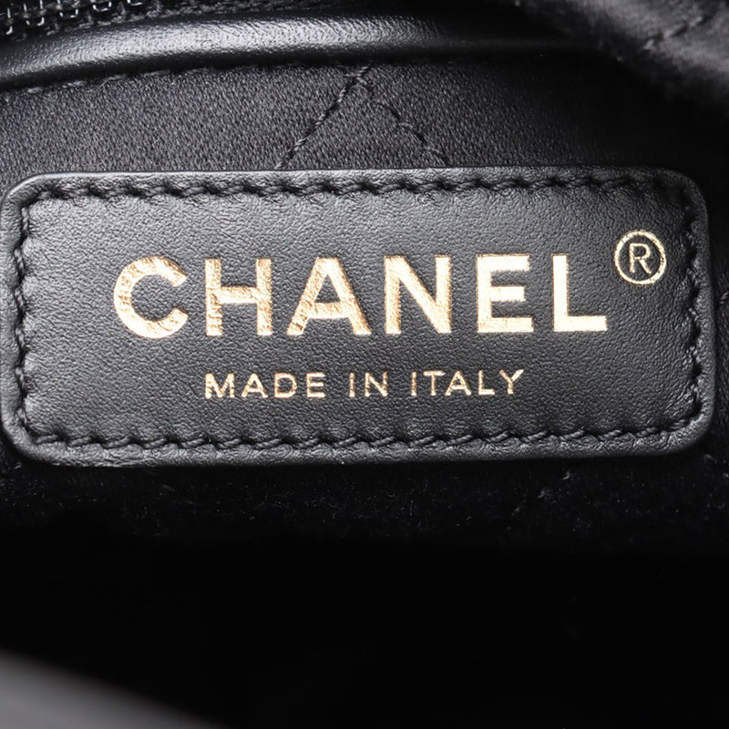 Small Shiny Quilted Calfskin 22 Backpack - Image 7