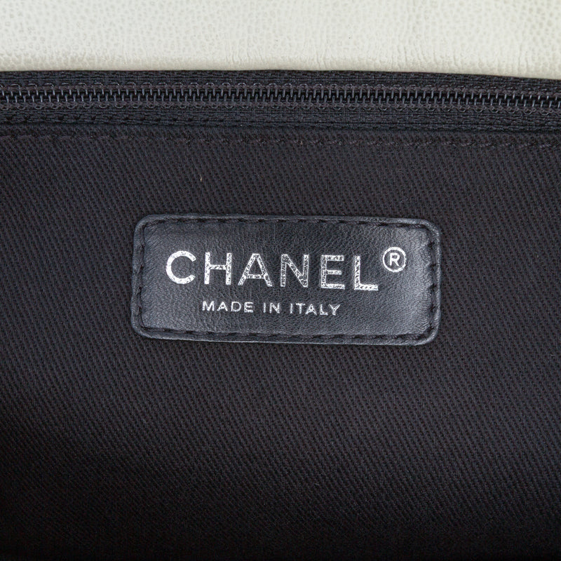 Quilted Calfskin Expandable Zip Yacht Flap - Image 5