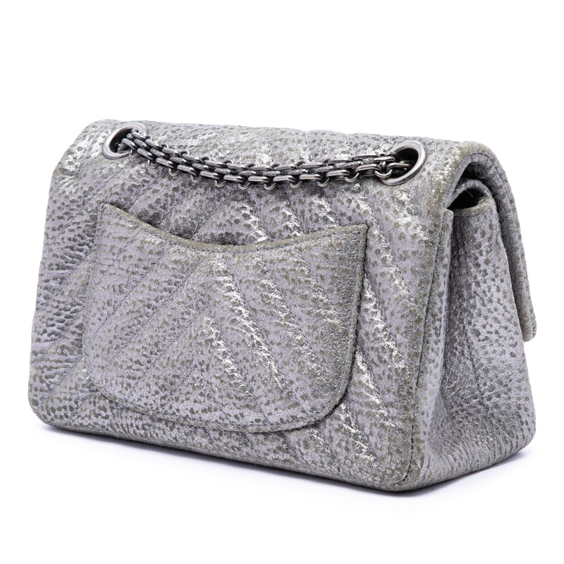 Chevron Metallic Textured Calfskin Reissue 2.55 Double Flap 224 - Image 2
