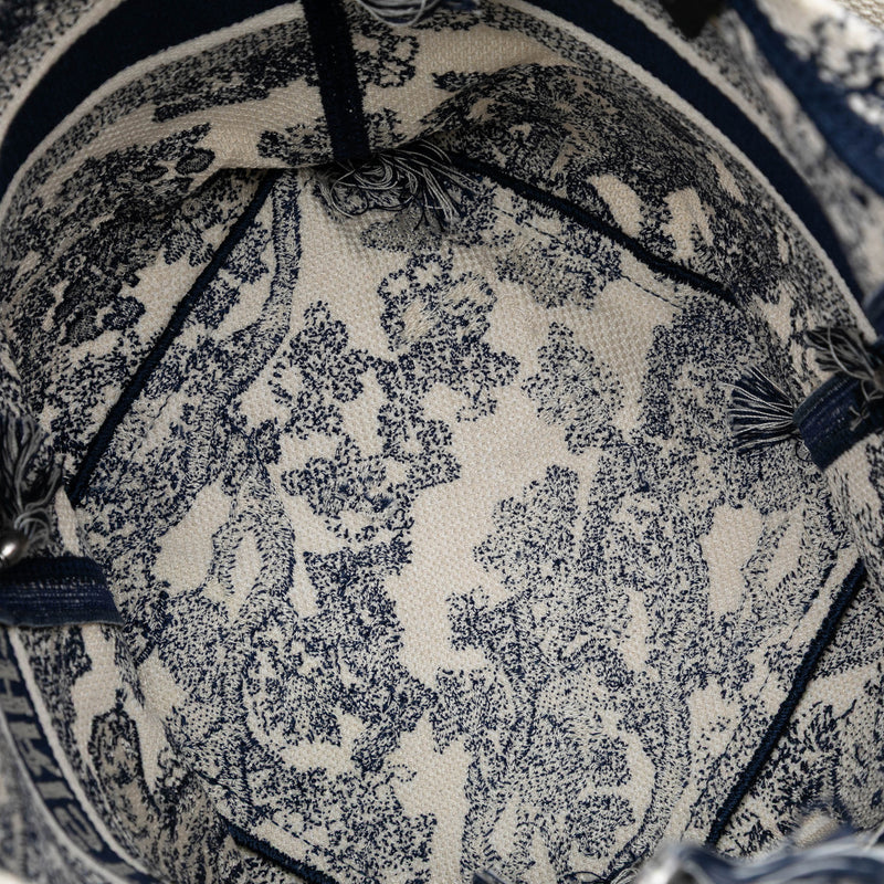 Canvas Embroidered Toile De Jouy D Bubble Bucket Bag - Image 4
