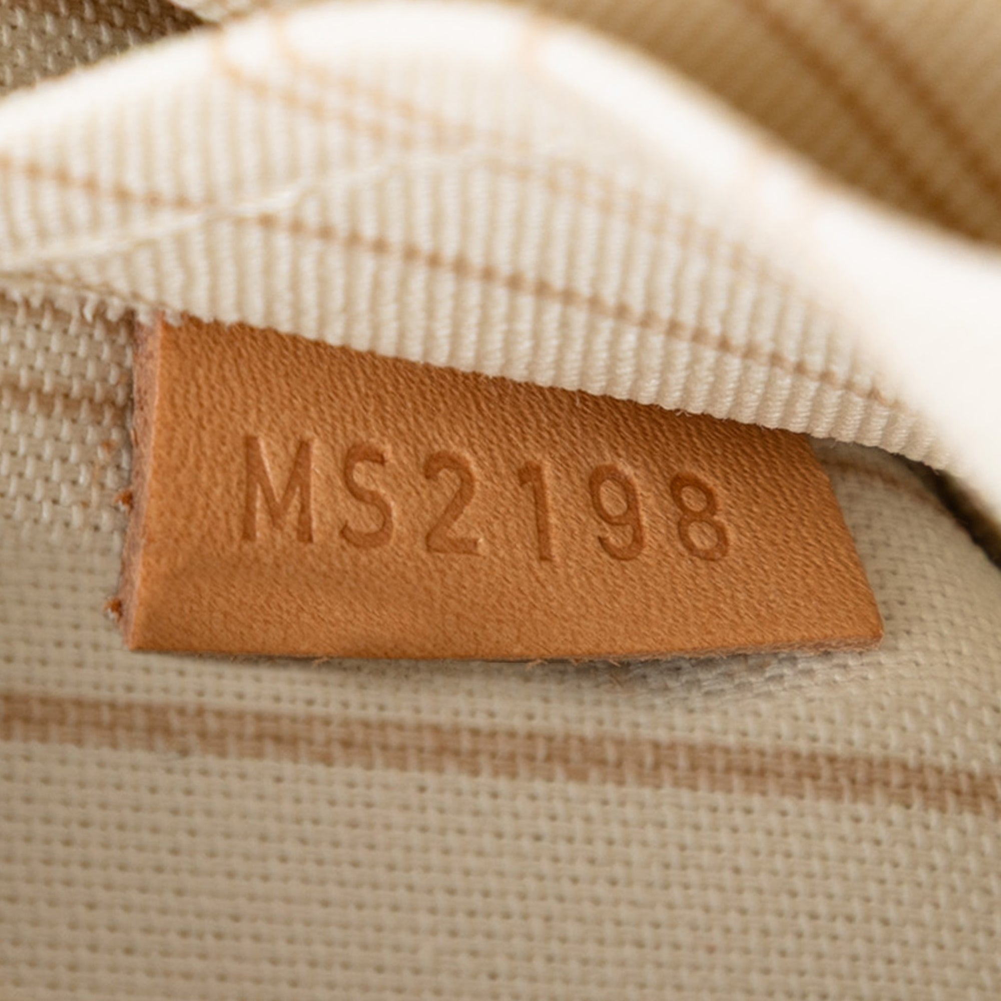 Damier Azur Neverfull MM Pouch - Image 6