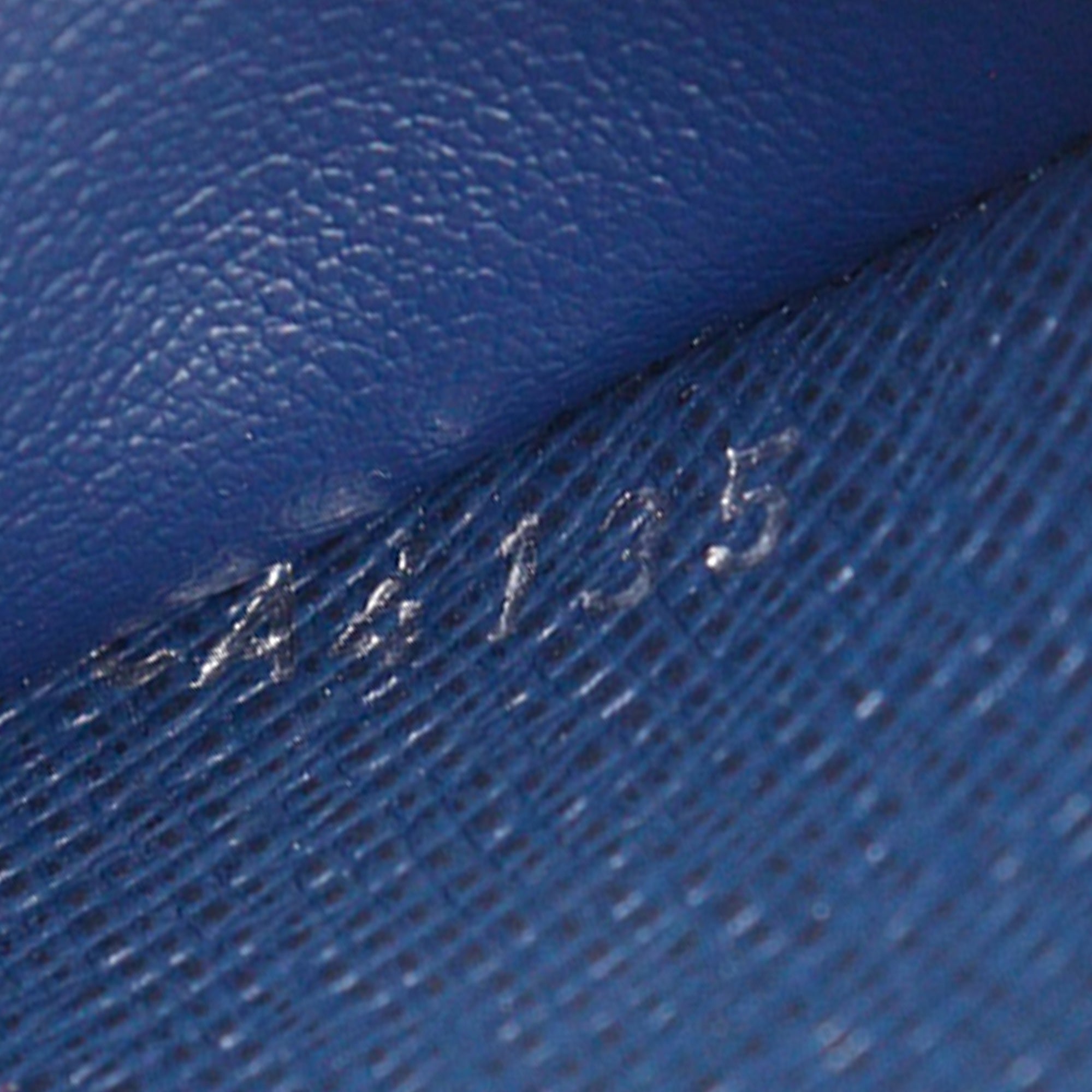 Taiga Zippy Vertical Long Wallet - Image 8