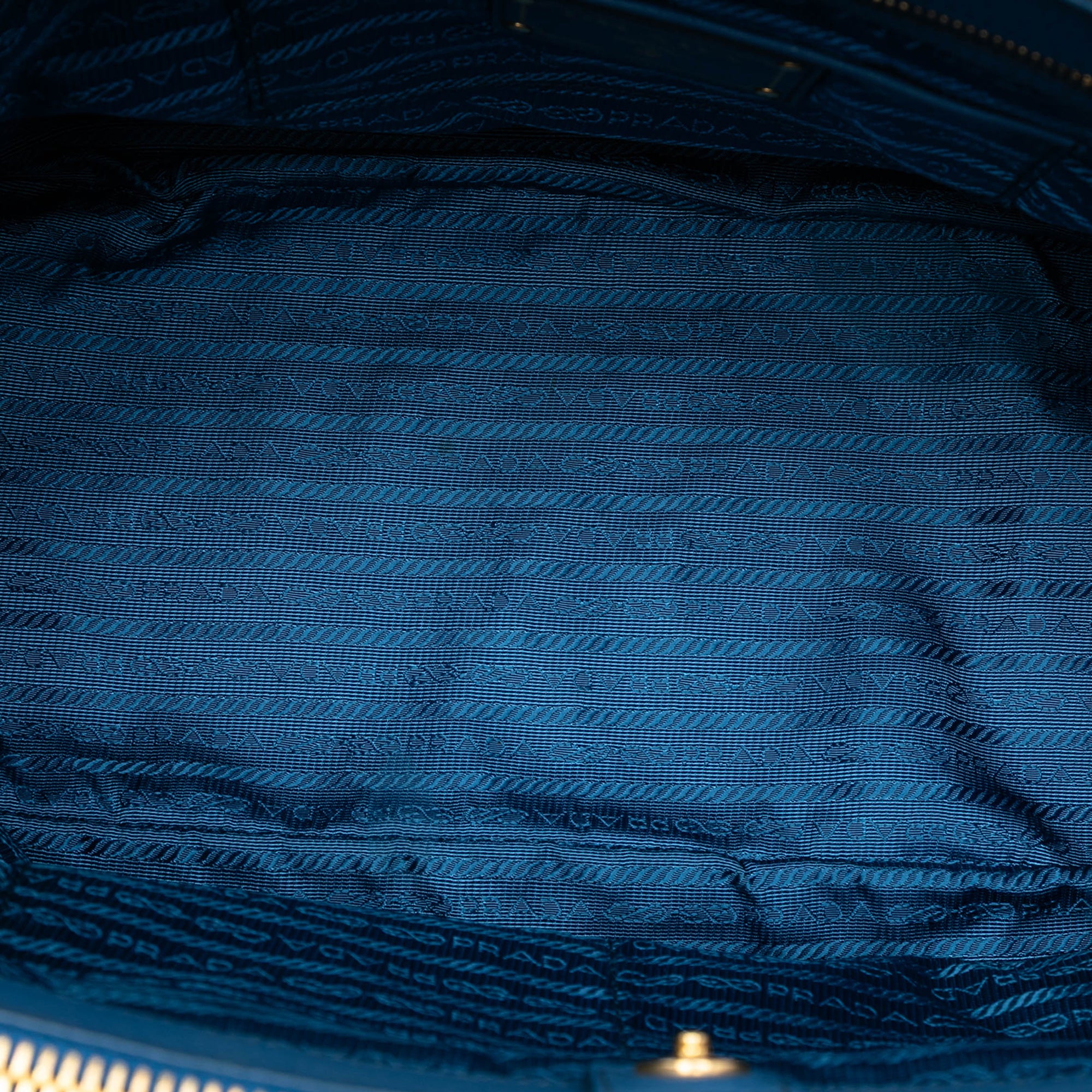 Vitello Daino Double Zip Convertible Tote - Image 4