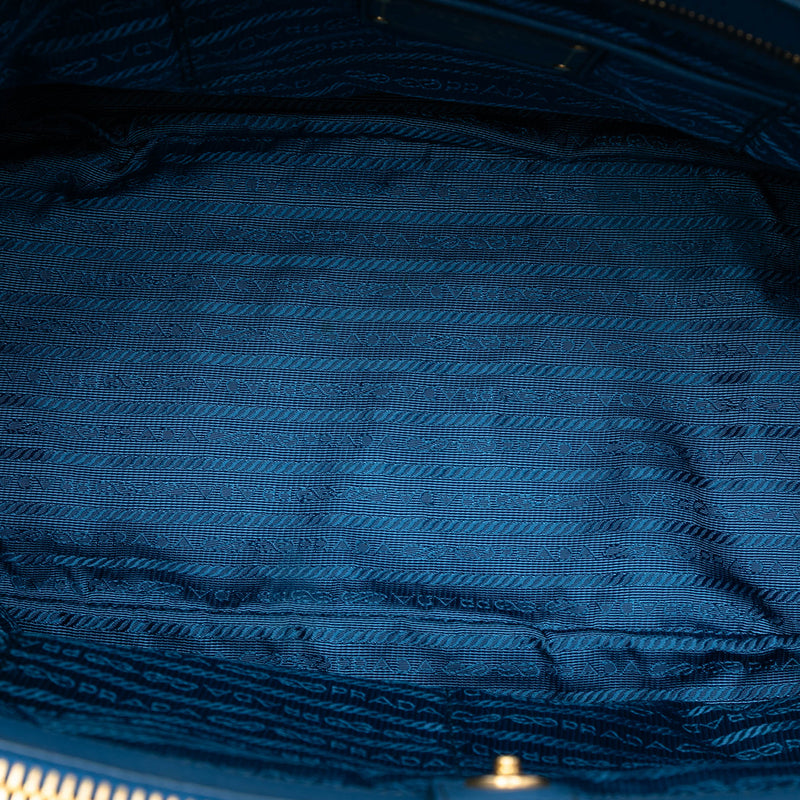 Vitello Daino Double Zip Convertible Tote - Image 4