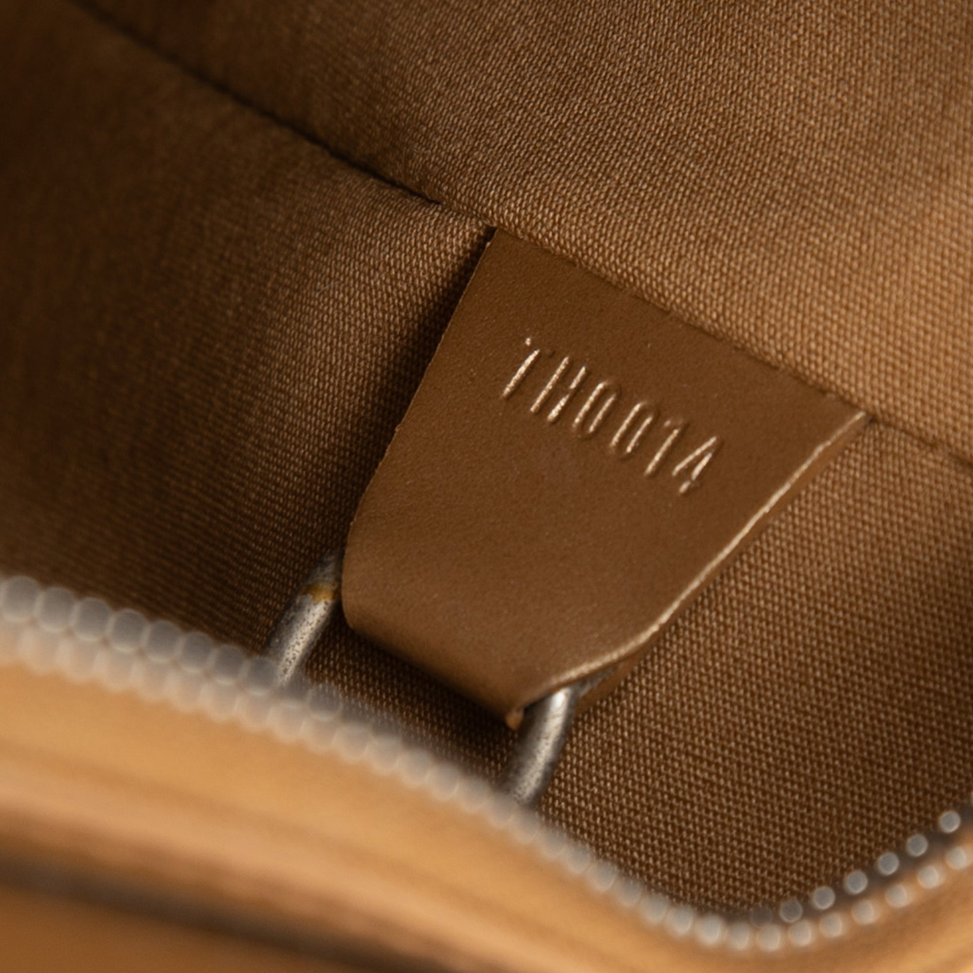 Monogram Mat Alston - Image 6