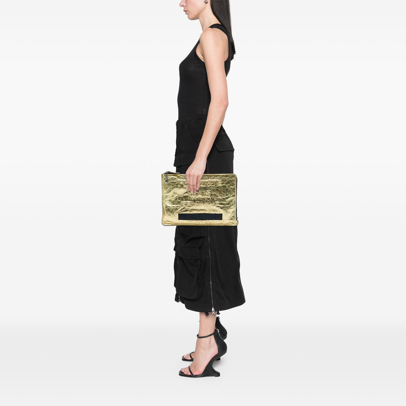 Metallic Crinkled Calfskin Feministe Mais Feminine Pouch - Image 5