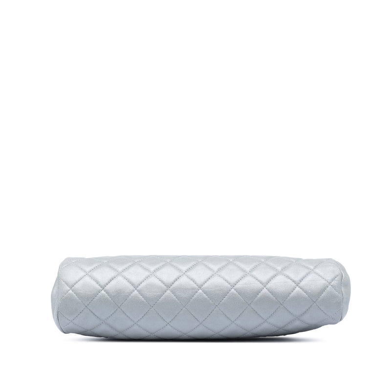 Quilted Lambskin Timeless Kisslock Clutch - Image 3