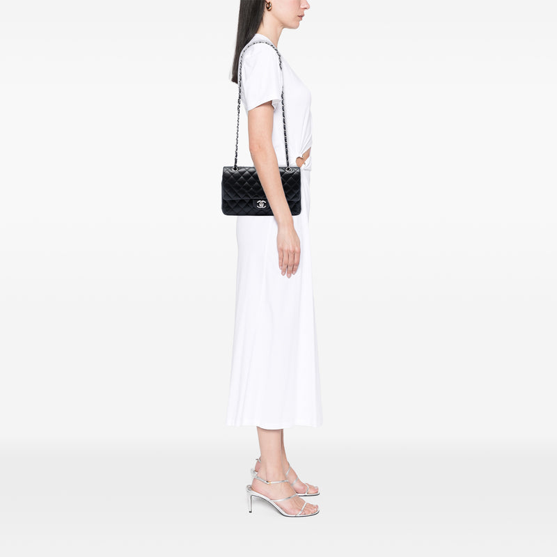 Medium Classic Lambskin Double Flap - Image 5