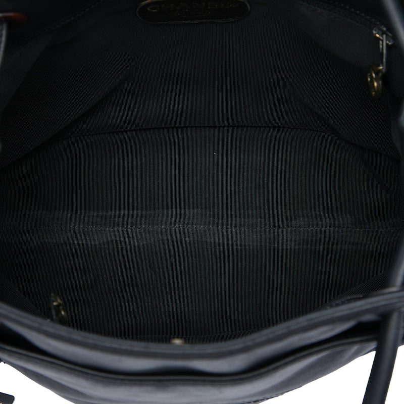 CC Lambskin Tassel Shoulder Bag - Image 4
