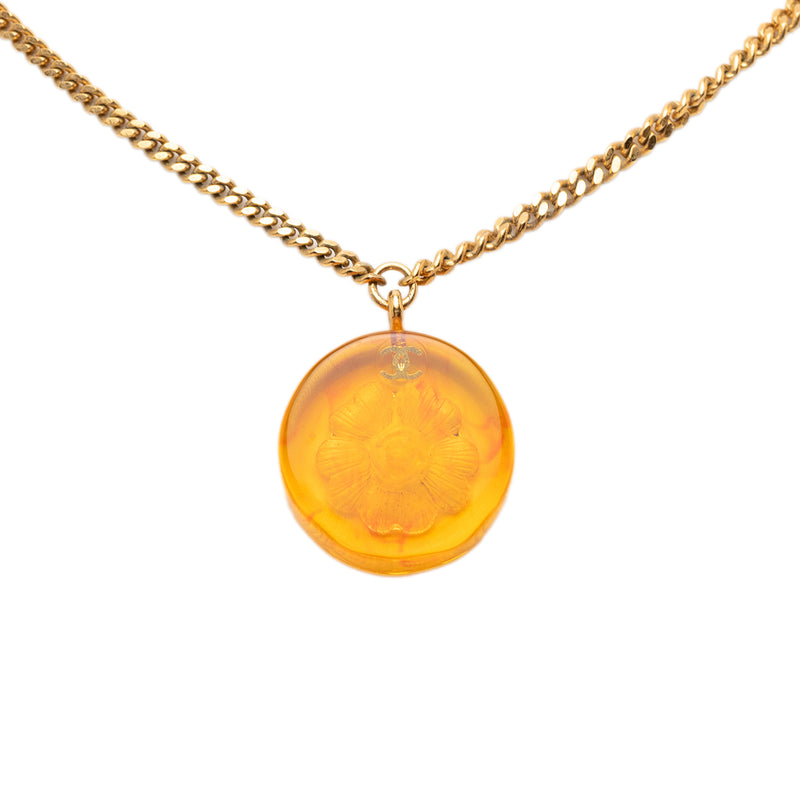 CC Gold Plated Resin Camellia Round Pendant Necklace - Image 3