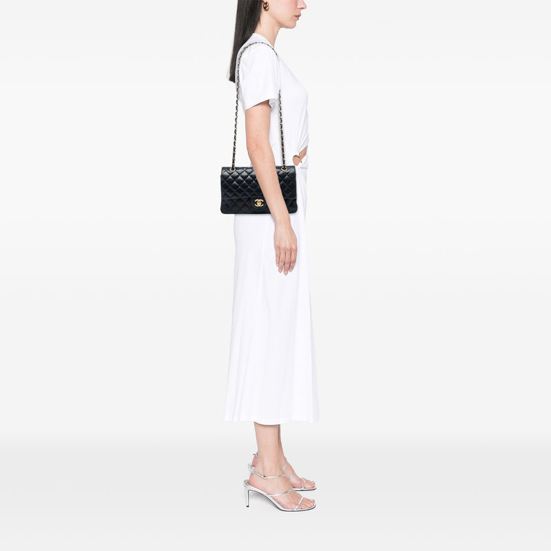 Medium Classic Lambskin Double Flap - Image 5
