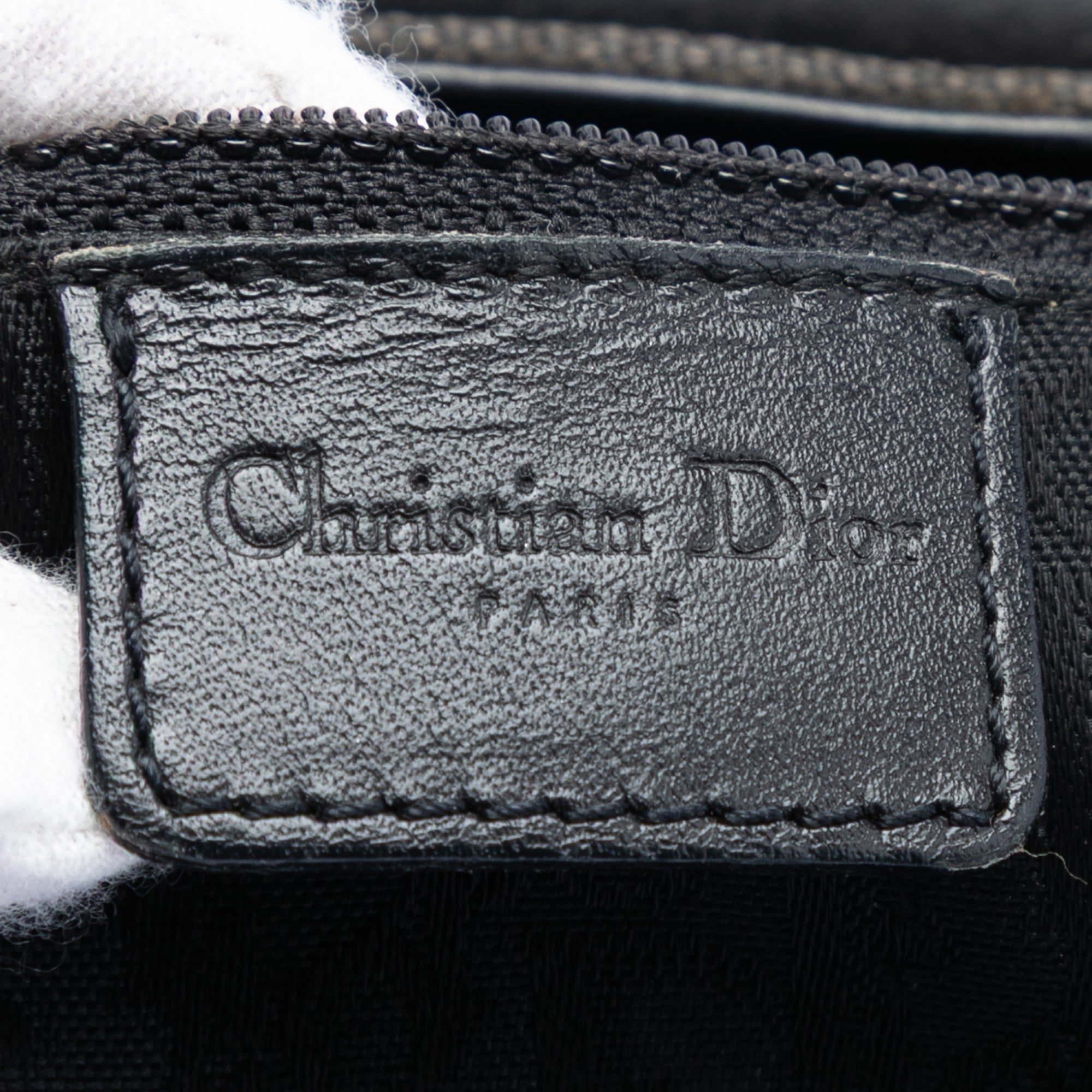 Canvas Street Chic Columbus Shoulder Bag - Image 5