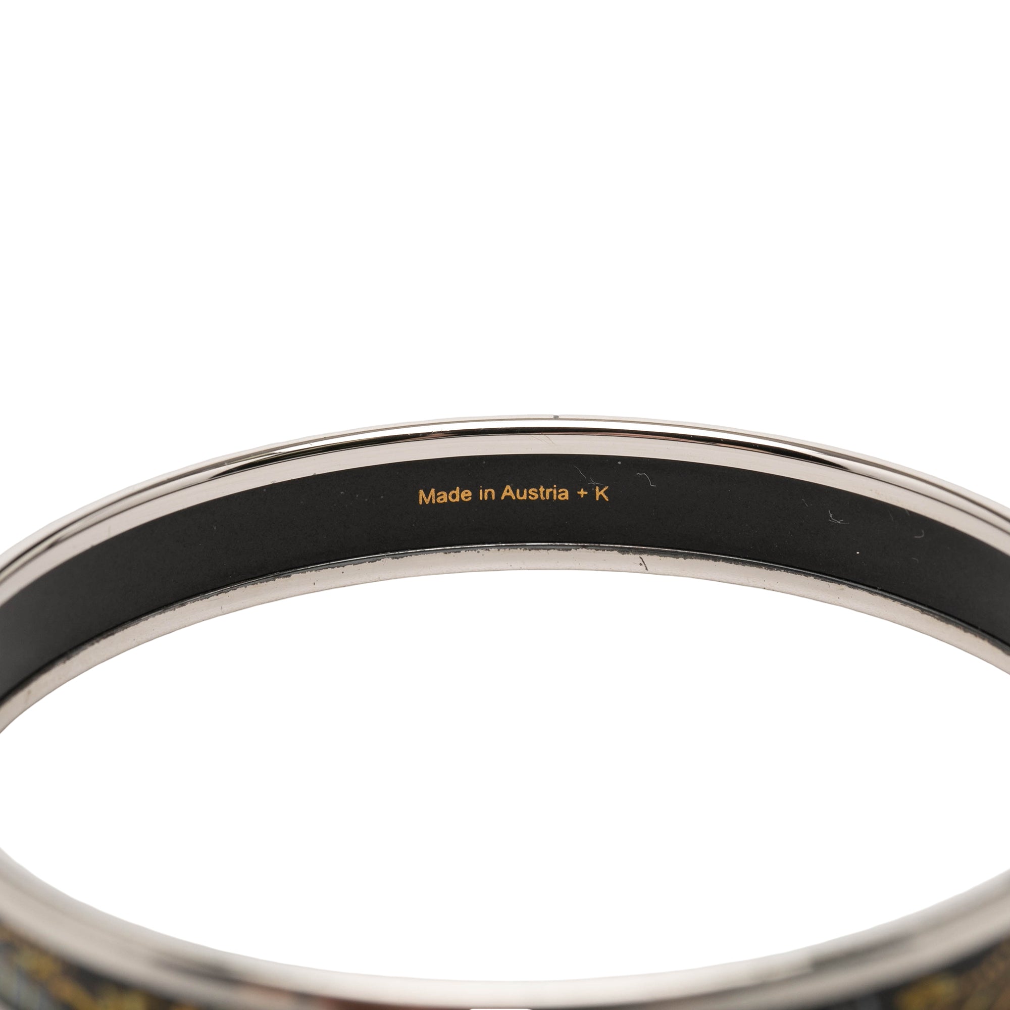 Narrow Qu Importe Le Flacon Enamel Bangle 62 - Image 4