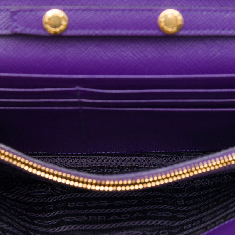 Saffiano Sound Lock Wallet on Chain - Image 4