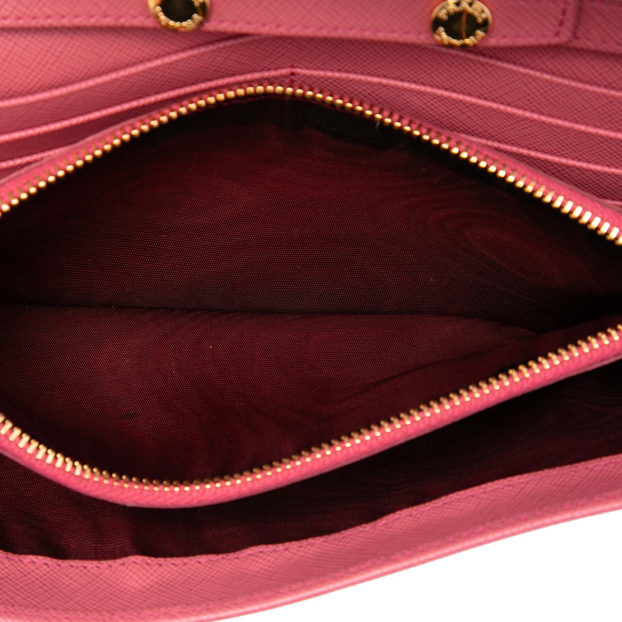Saffiano Wallet On Chain - Image 4
