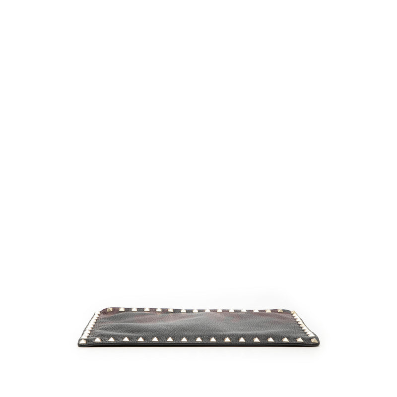 Grained Calfskin Rockstud Camouflage Zip Clutch - Image 3
