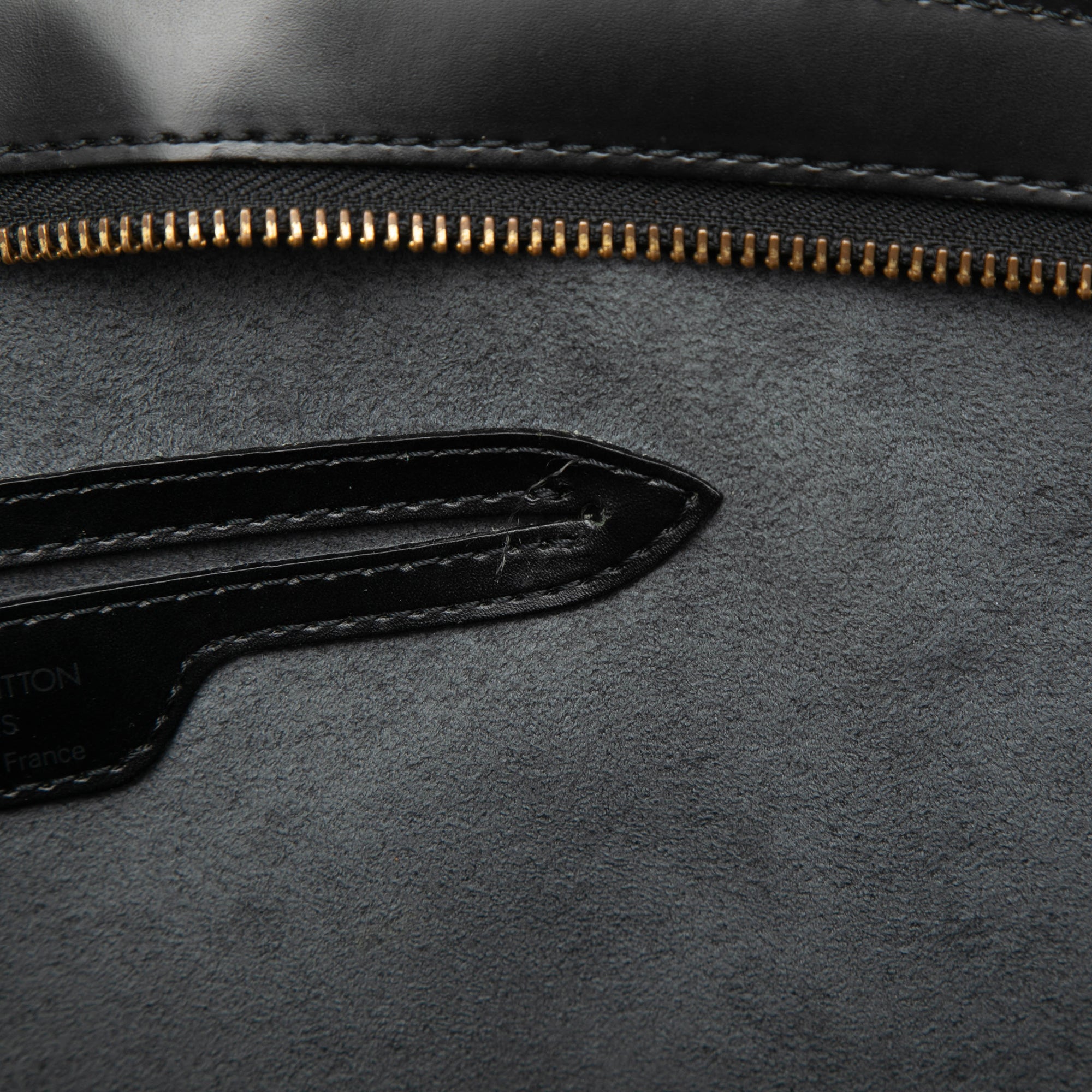 Epi Saint Jacques PM Short Strap - Image 5
