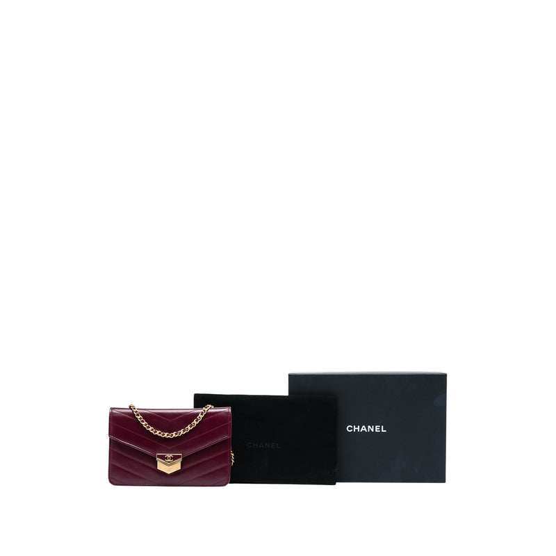 Chevron Calfskin Medal Wallet On Chain - Image 8