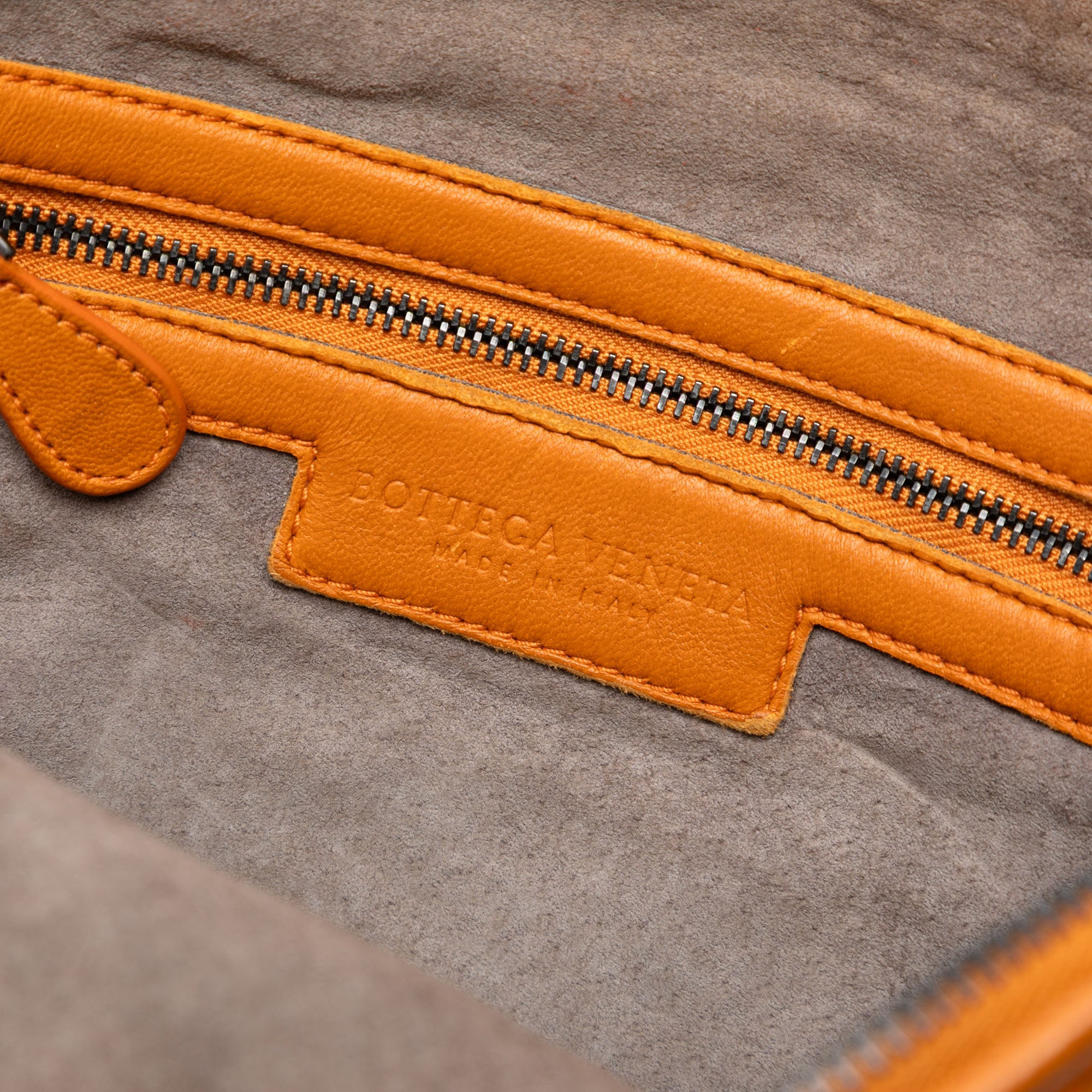 Nappa Intrecciato Nodini Crossbody - Image 5