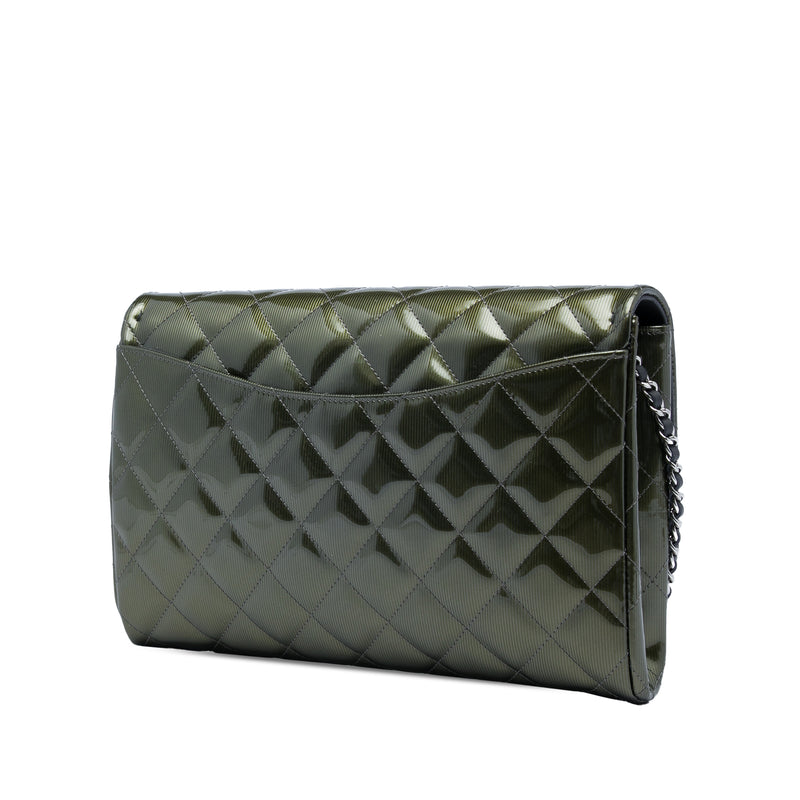 Quilted Striated Metallic Patent Clutch with Chain - Image 2