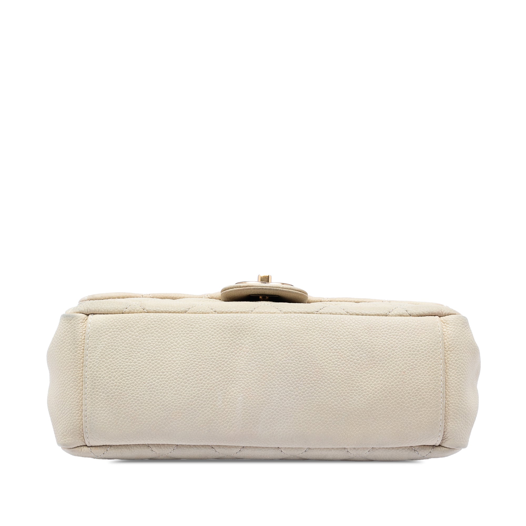 Medium CC Quilted Caviar Chic Flap - Image 3