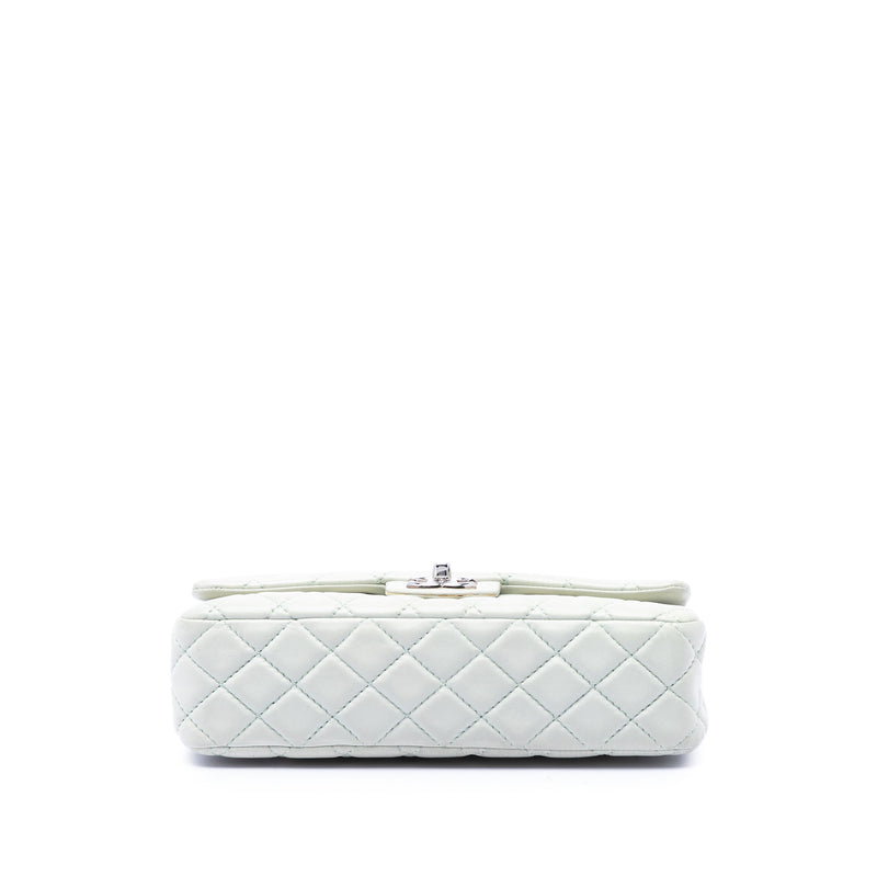 Medium Classic Lambskin Double Flap - Image 3