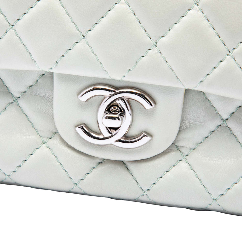 Medium Classic Lambskin Double Flap - Image 5