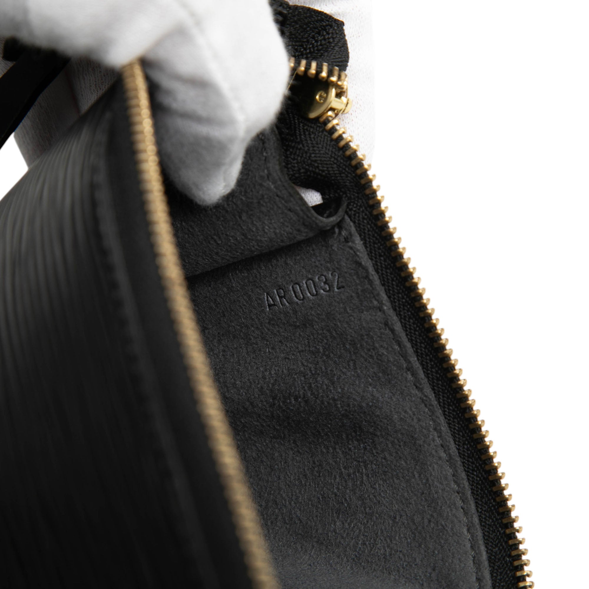 Epi Pochette Accessoires - Image 5