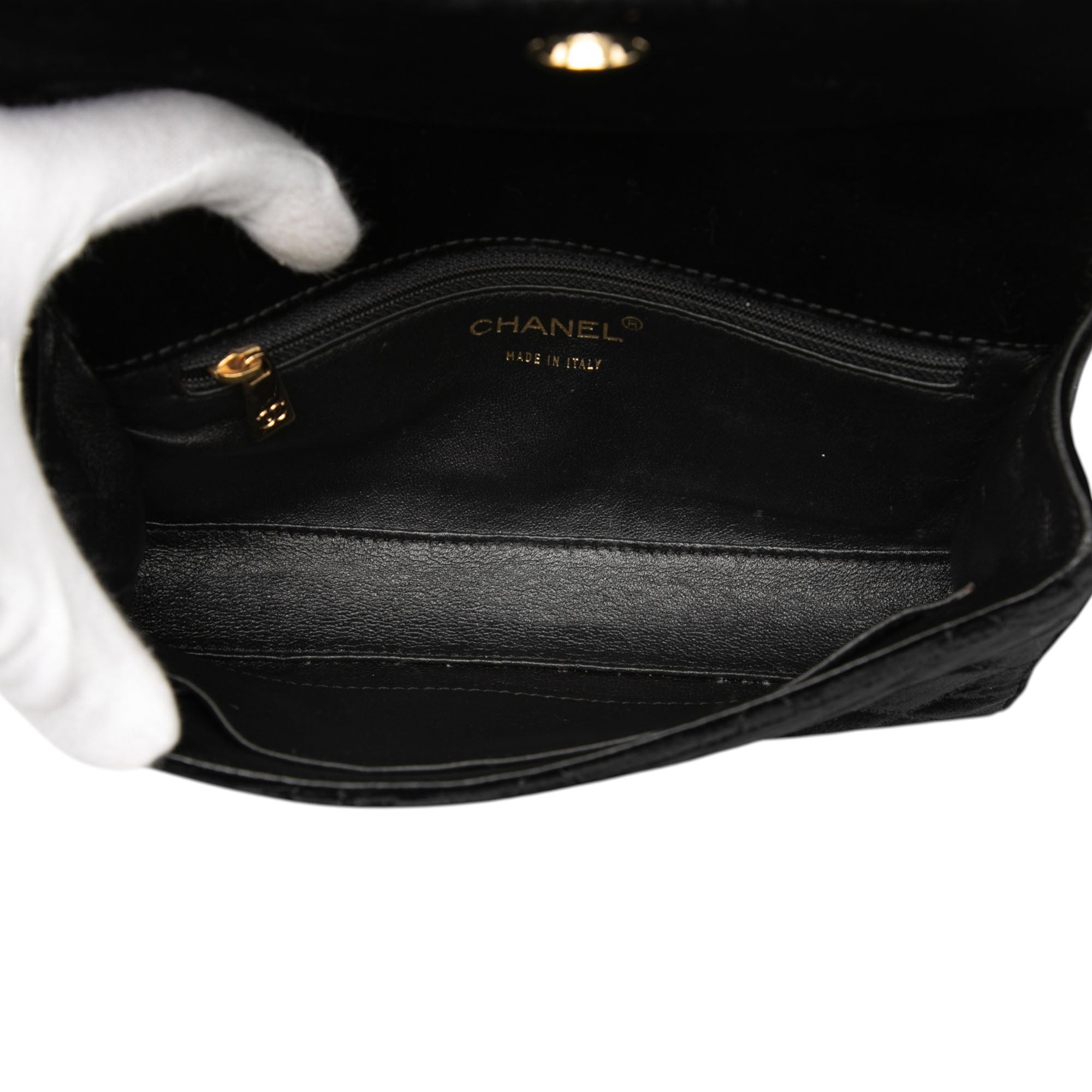 CC Quilted Velvet Chain Shoulder Bag - Image 4