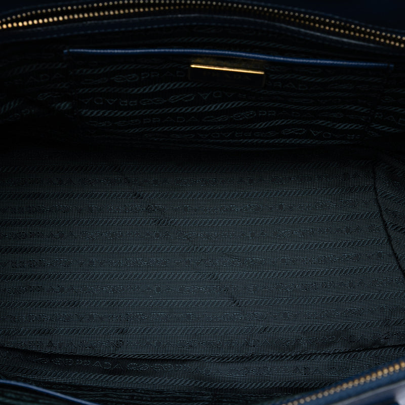 Large Saffiano Lux Galleria Double Zip Tote - Image 4