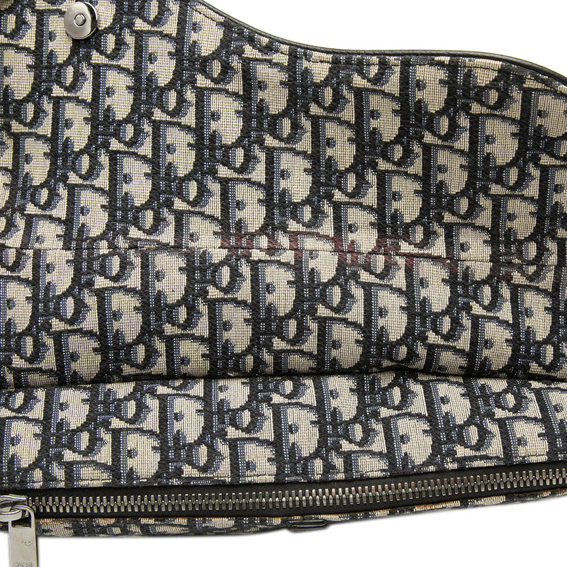 Alex Foxton Oblique Canvas Saddle Crossbody - Image 7