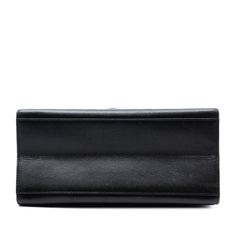 CC Caviar Twisted Strap Shoulder Bag - Image 3