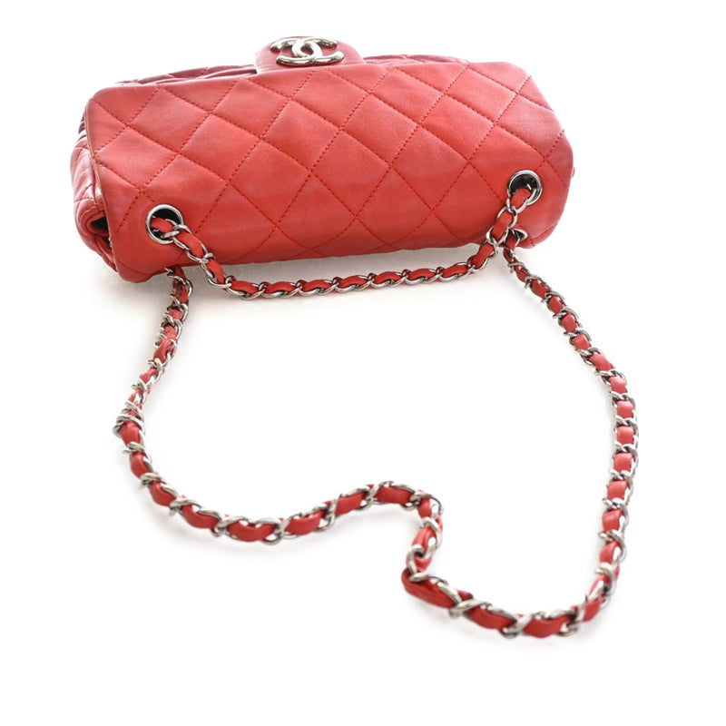 Medium Bicolor Lambskin and Calfskin CC Chain Flap - Image 15