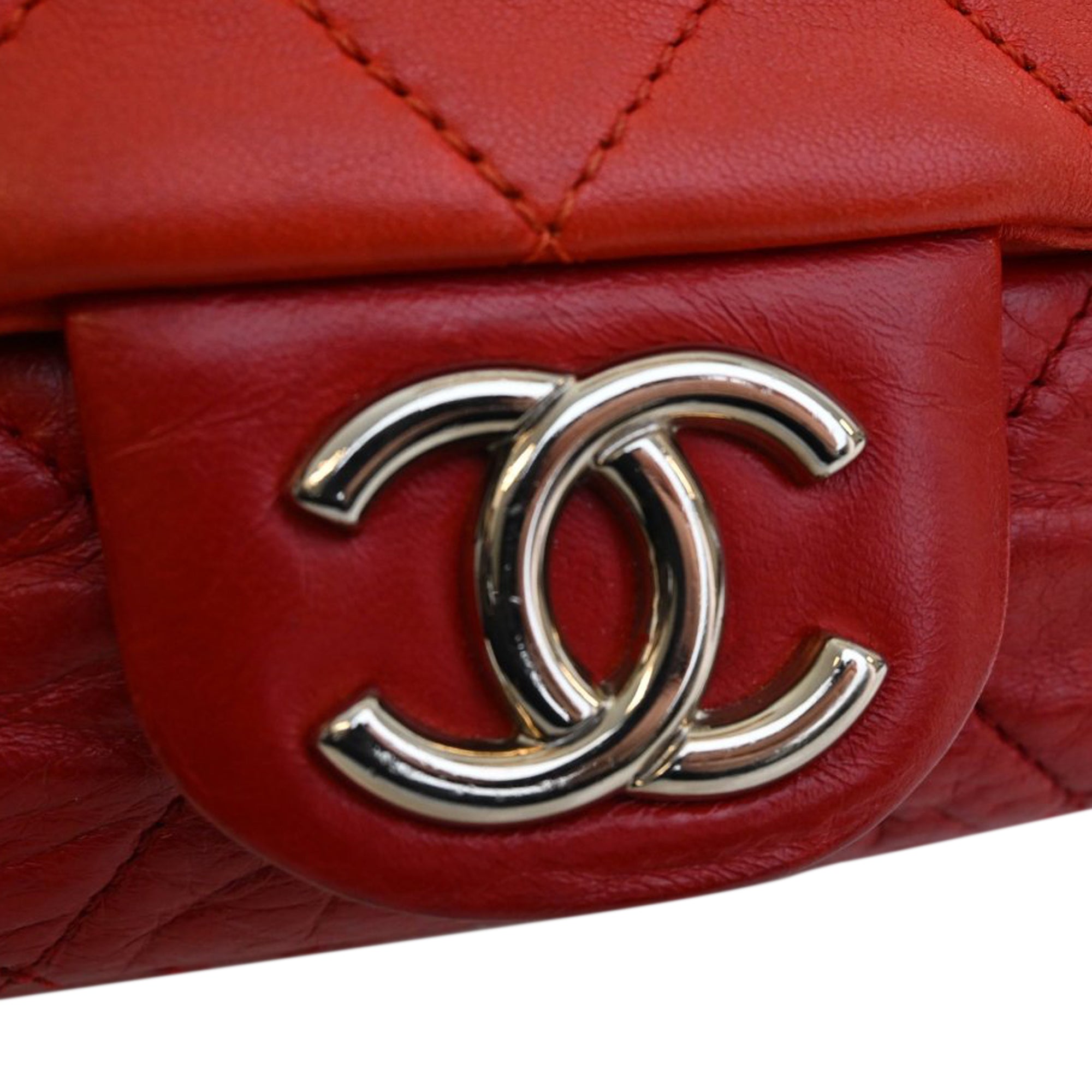 Medium Bicolor Lambskin and Calfskin CC Chain Flap - Image 5