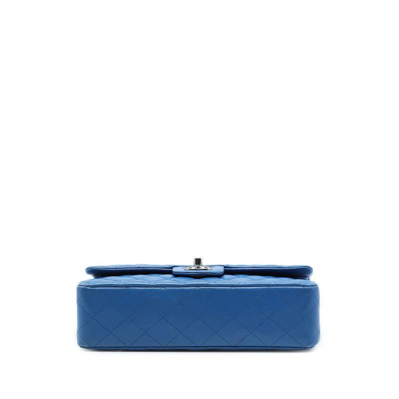 Medium Classic Lambskin Double Flap - Image 3