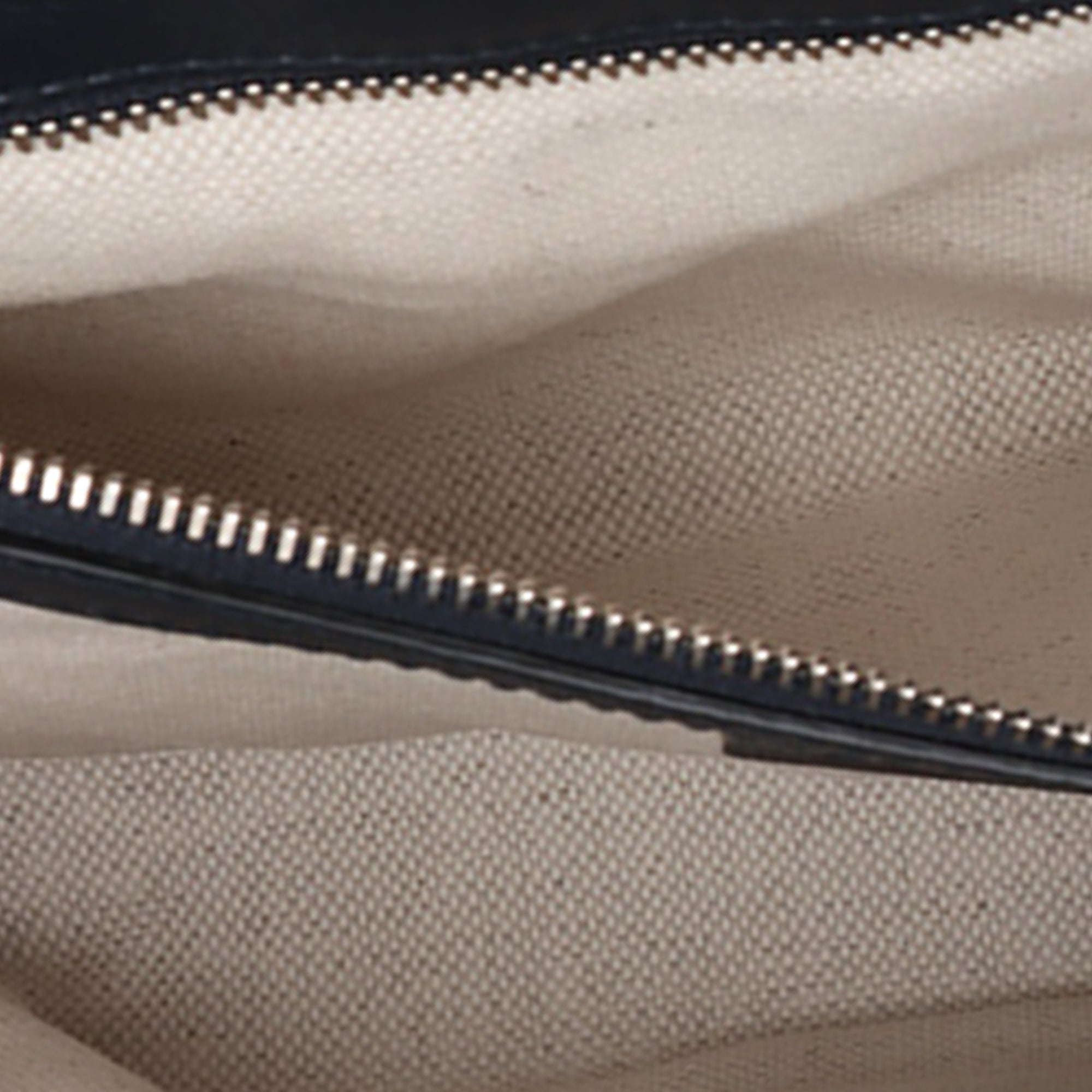 Medium GG Marmont Matelasse Diagonal GG Canvas Shoulder Bag - Image 6