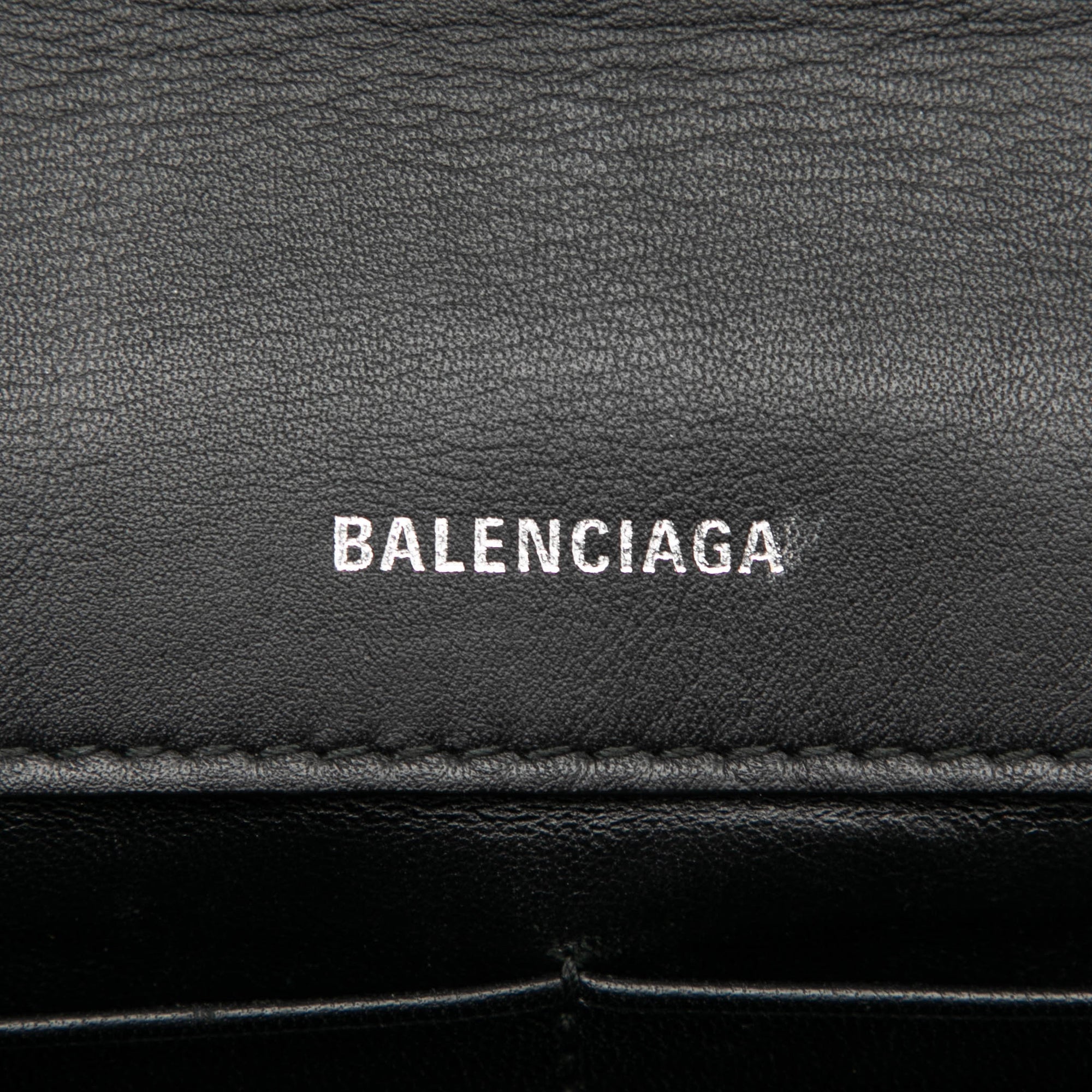 Embossed Leather Allover Logo BB Wallet on Chain - Image 5