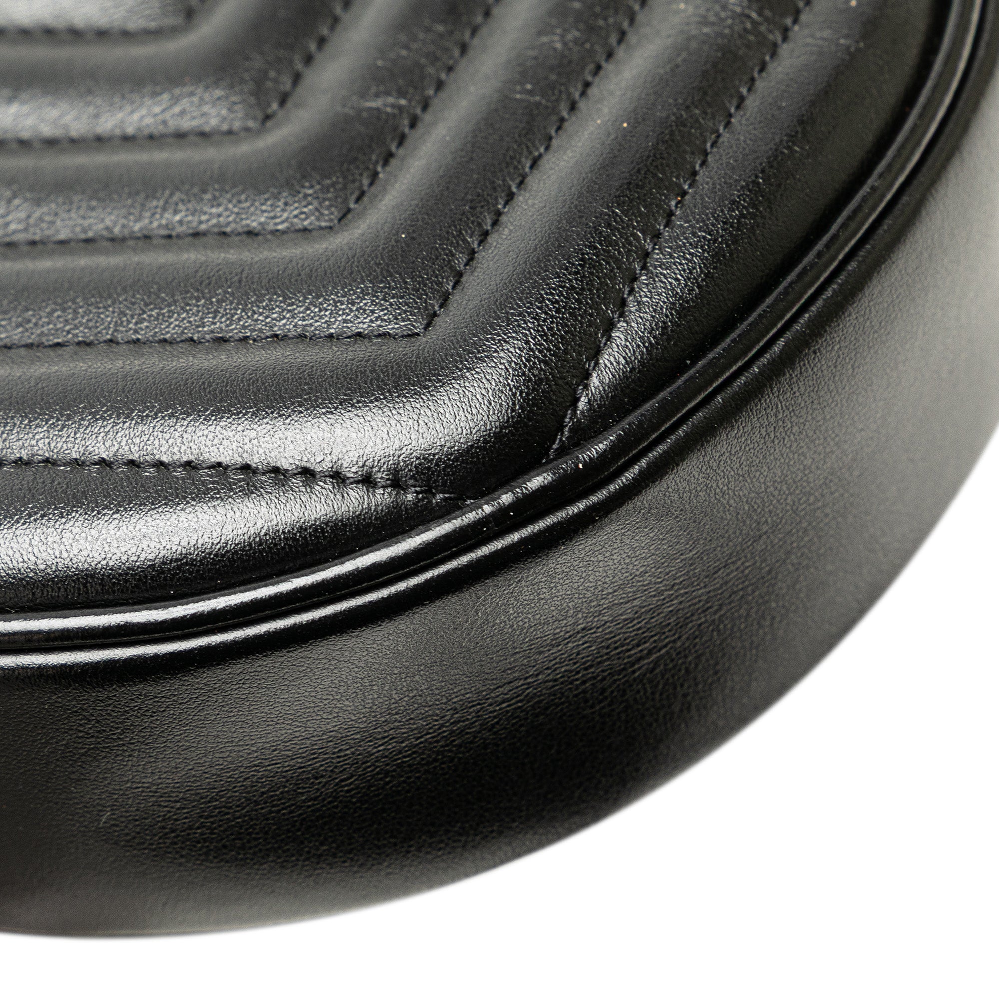 Chevron Calfskin Round Vinyle Camera Bag - Image 9
