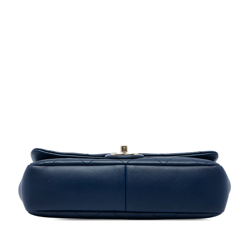 Small Lambskin Elegant Chain Single Flap - Image 3