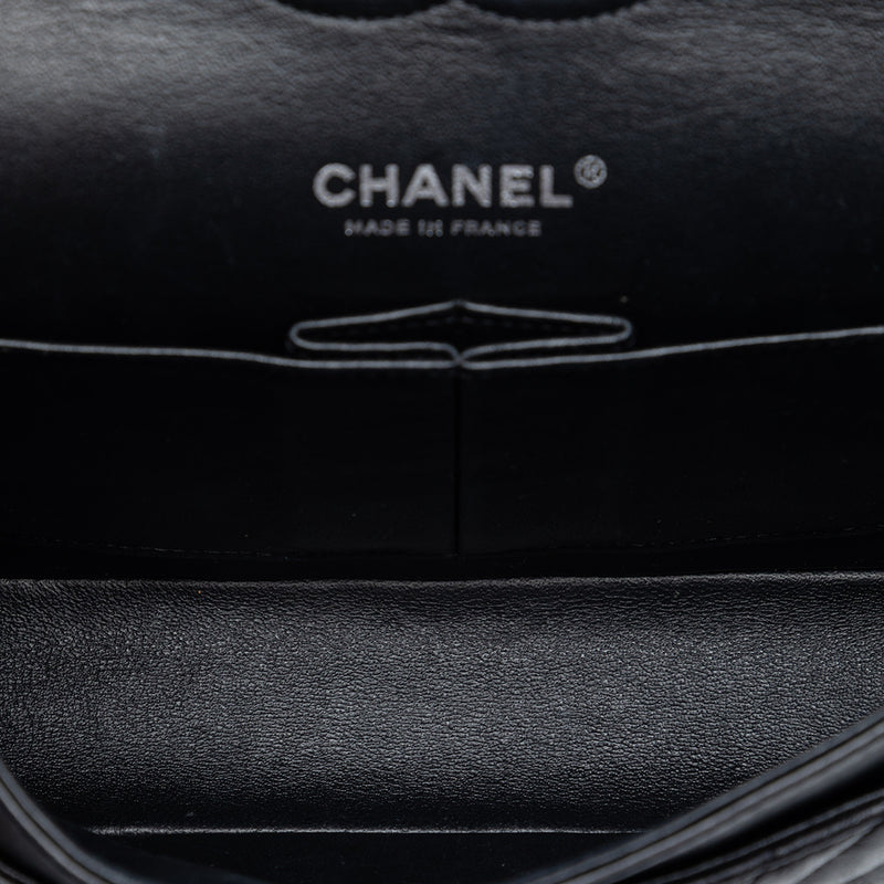 Medium Classic Chevron Lambskin So Black Double Flap - Image 4