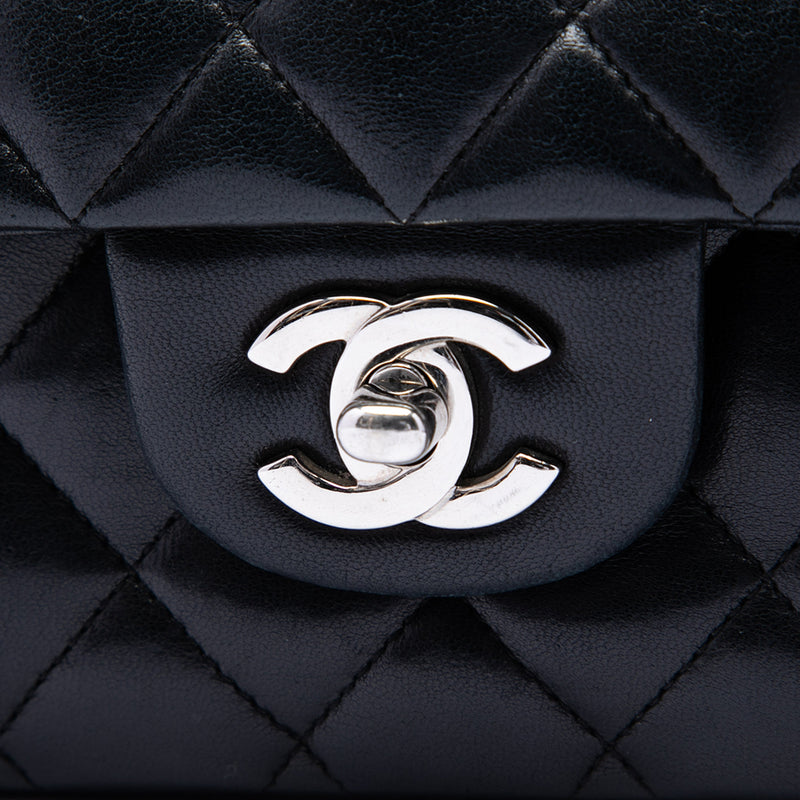 Medium Classic Lambskin Double Flap - Image 5