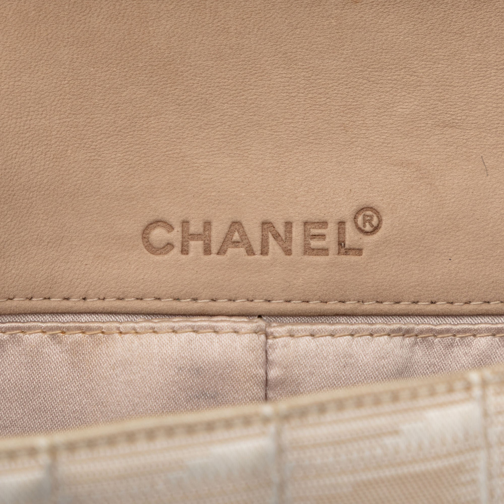 New Travel Line Nylon East West Flap - Image 5