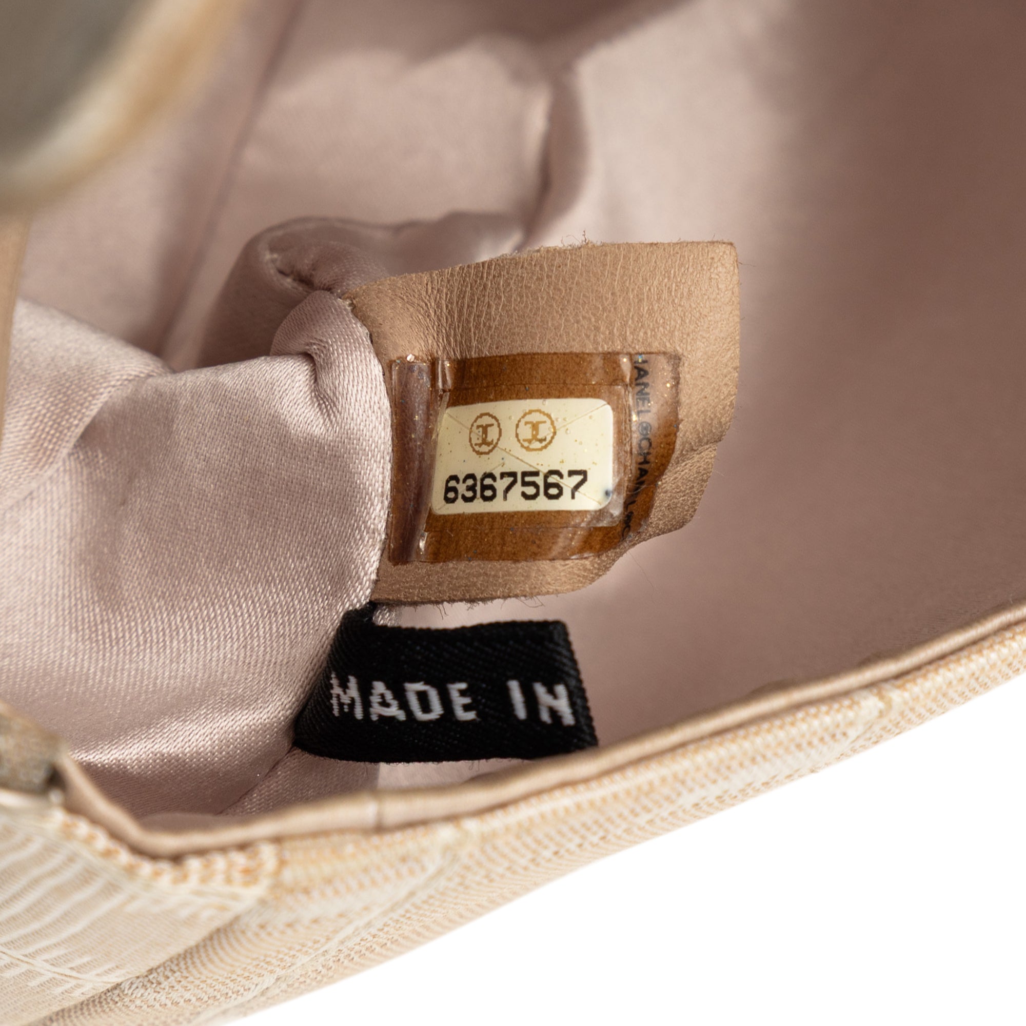New Travel Line Nylon East West Flap - Image 6