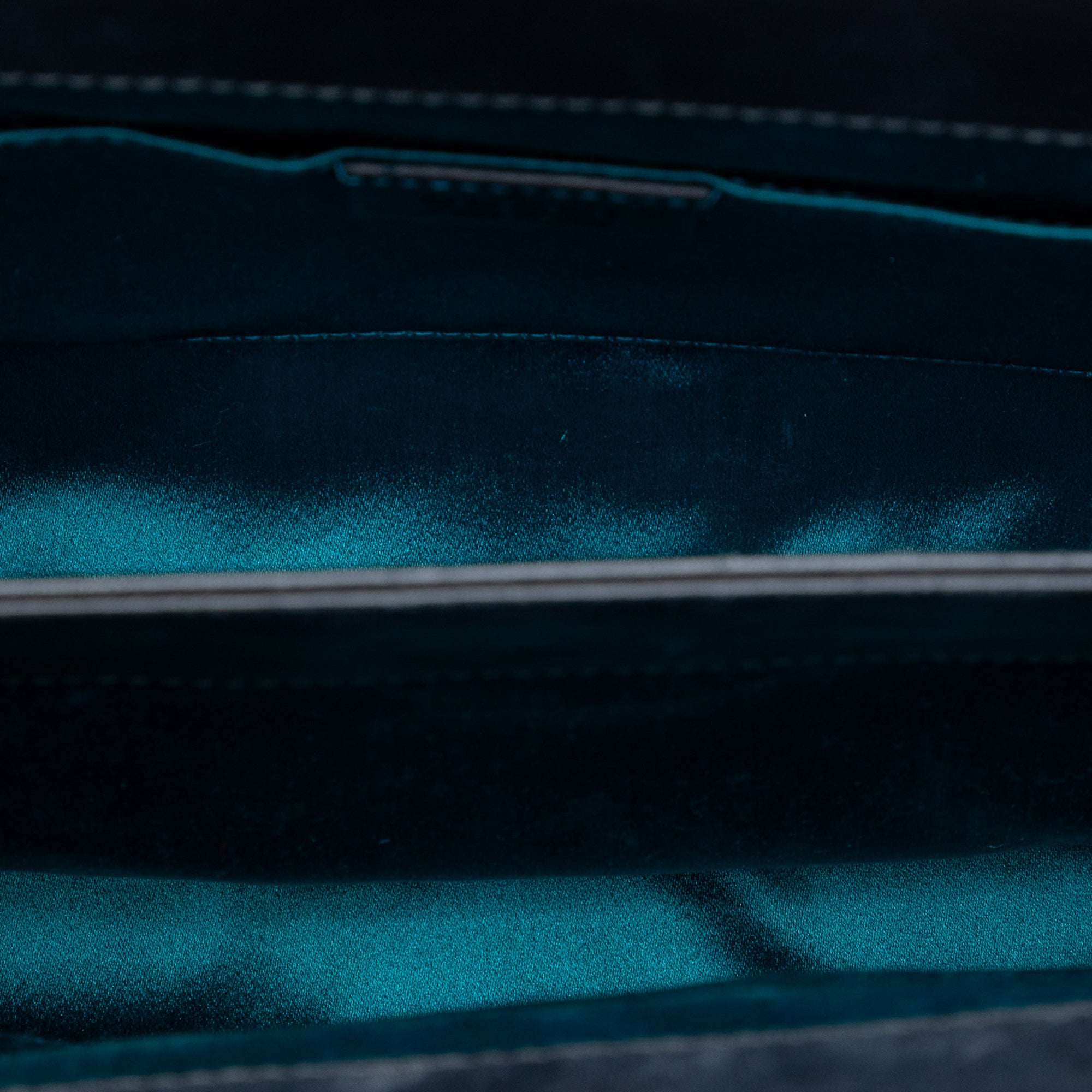 Small Suede Web Ophidia Chain Crossbody - Image 4