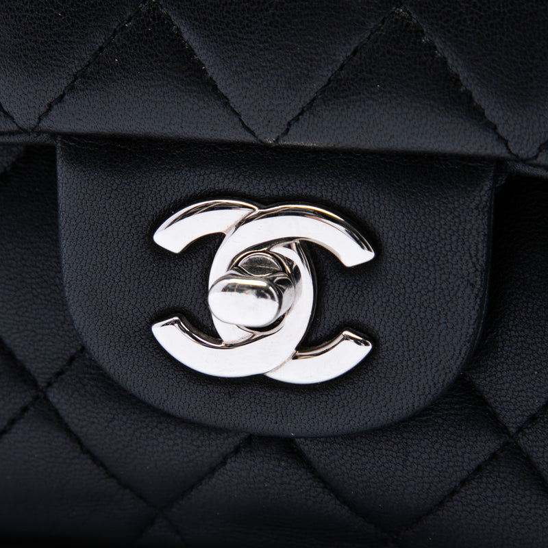 Medium Classic Lambskin Double Flap - Image 5