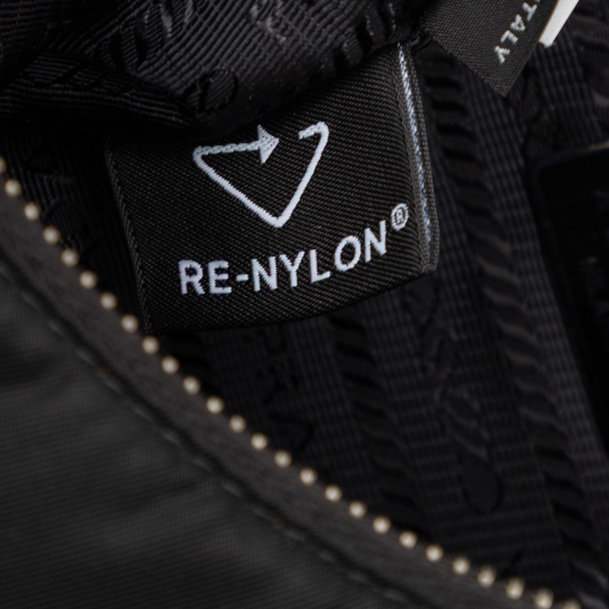 Re Nylon Re Edition 2005 Shoulder Bag - Image 6