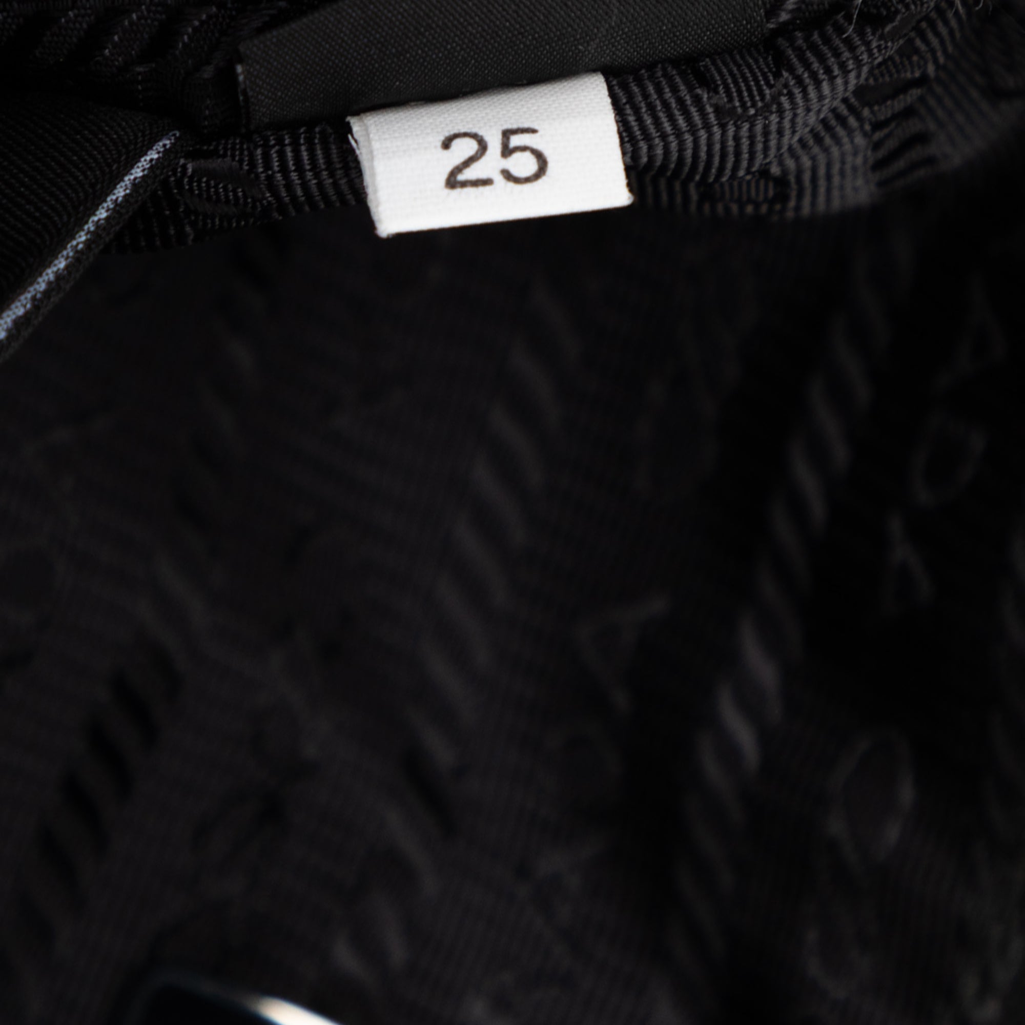 Re Nylon Re Edition 2005 Shoulder Bag - Image 7