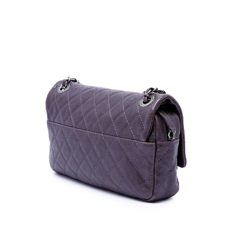 Medium Quilted Iridescent Caviar Easy Flap - Image 2